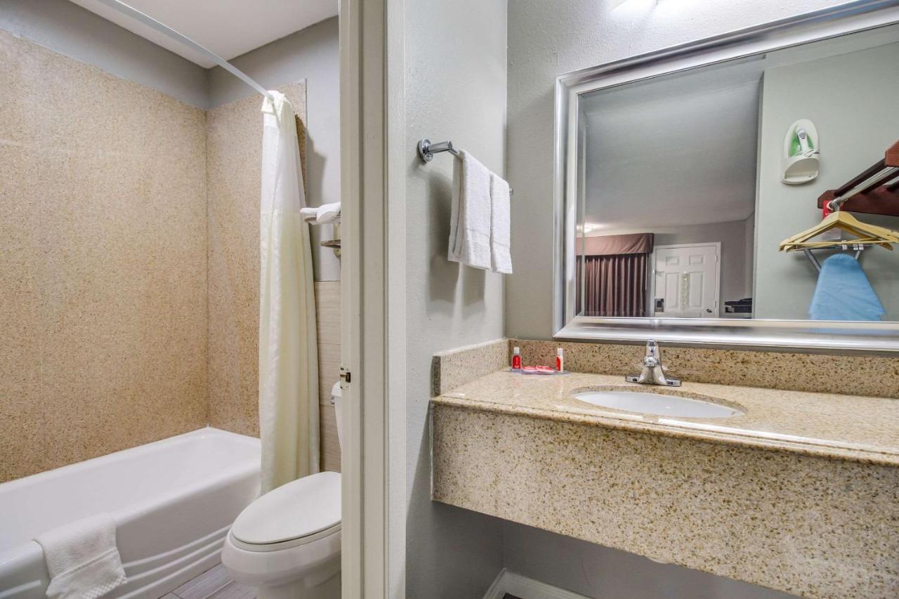 Econo Lodge Houston Brookhollow Kültér fotó