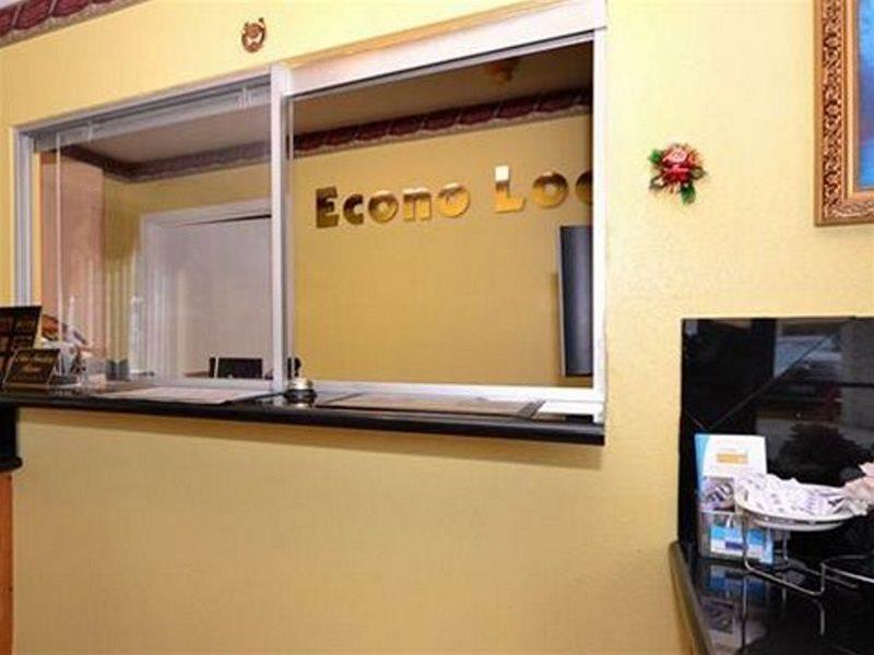 Econo Lodge Houston Brookhollow Beltér fotó